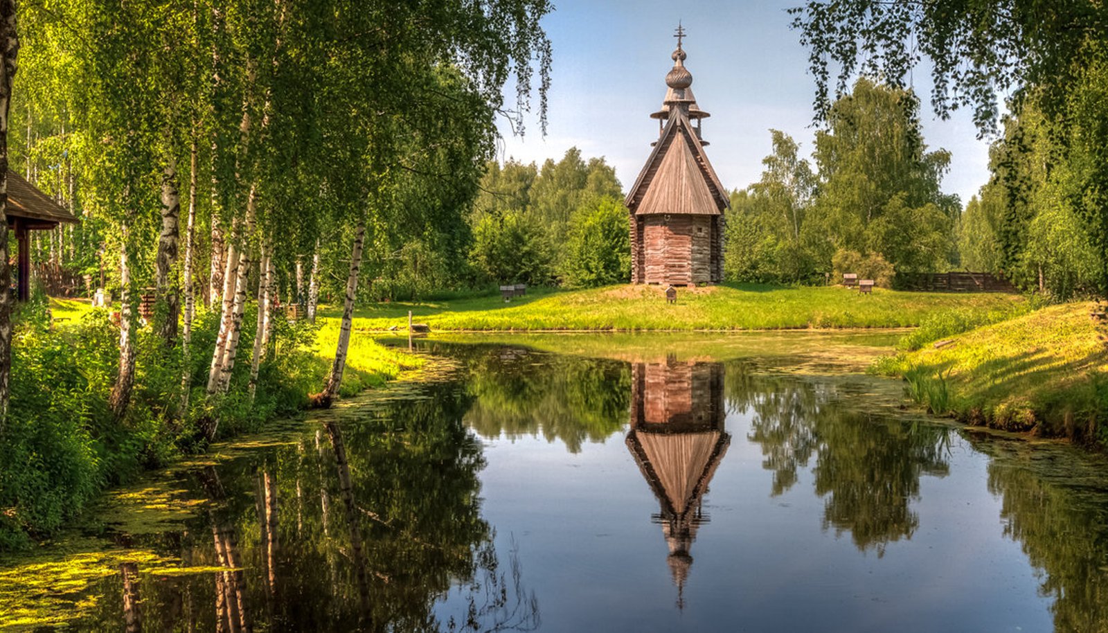 Красивые русские места. Музей заповедник Костромская Слобода в Костроме. Ипатьевская Слобода Кострома. Церковь Спаса Всемилостивого Костромская Слобода. Музей деревянного зодчества Кострома.