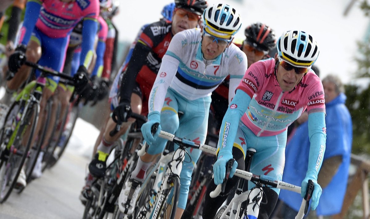 Nibali ja Kangert Girol favoriitide grupi eesotsas, jalgratas