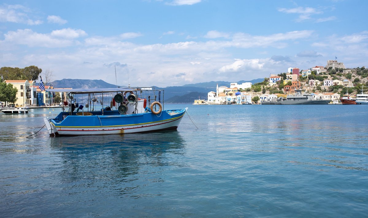 Kastellorizo on Kreekale võitnud isegi Oscari – siin filmiti itaallaste “Mediterraneo”, mis võitis 1991. aastal parima võõrkeelse filmi kuldmehikese. Kriitikuid hämmastab nii keskpärase filmi selline tunnustus siiani, ent Kastellorizos filmi õnnestumise üle muidugi ei arutleta.