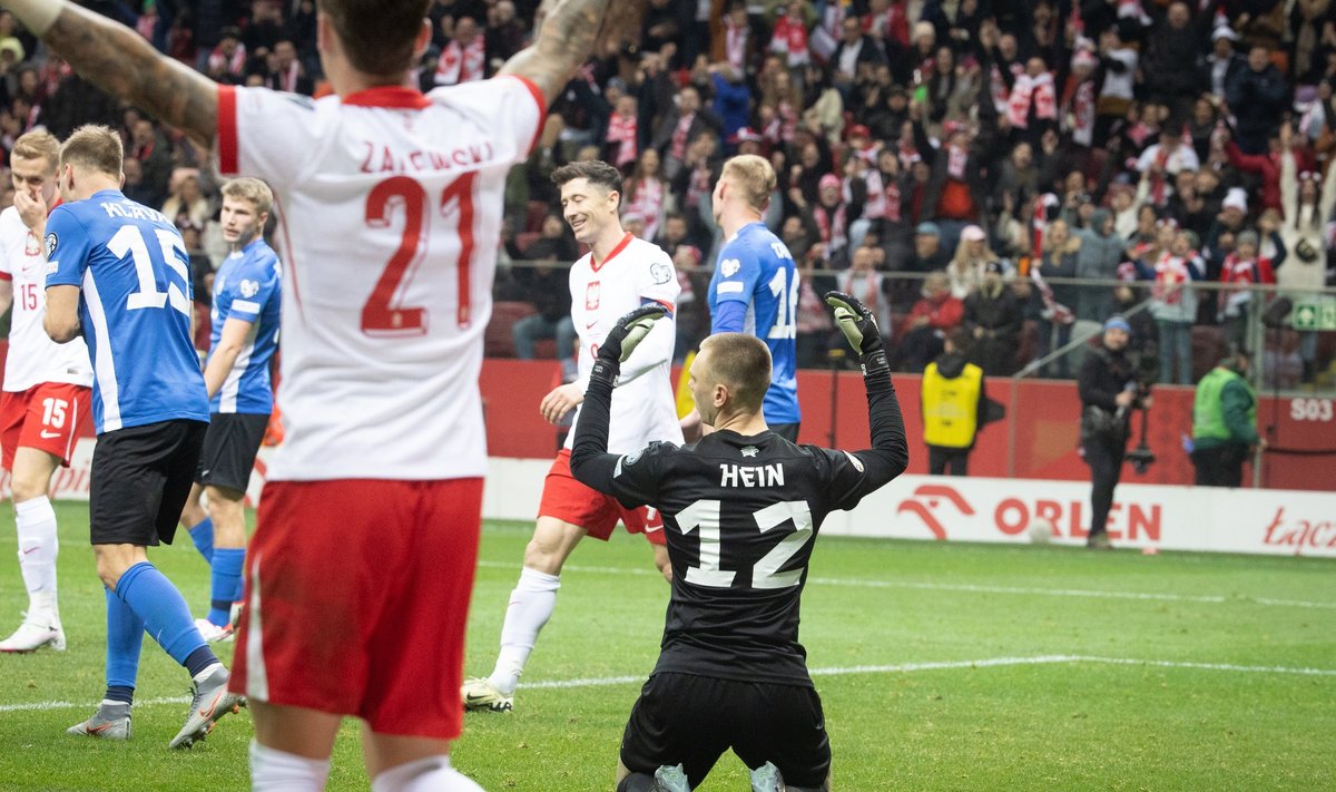 Poolakad (valges) said play-off'i kohtumises Eestiga kerge tööpäeva. 