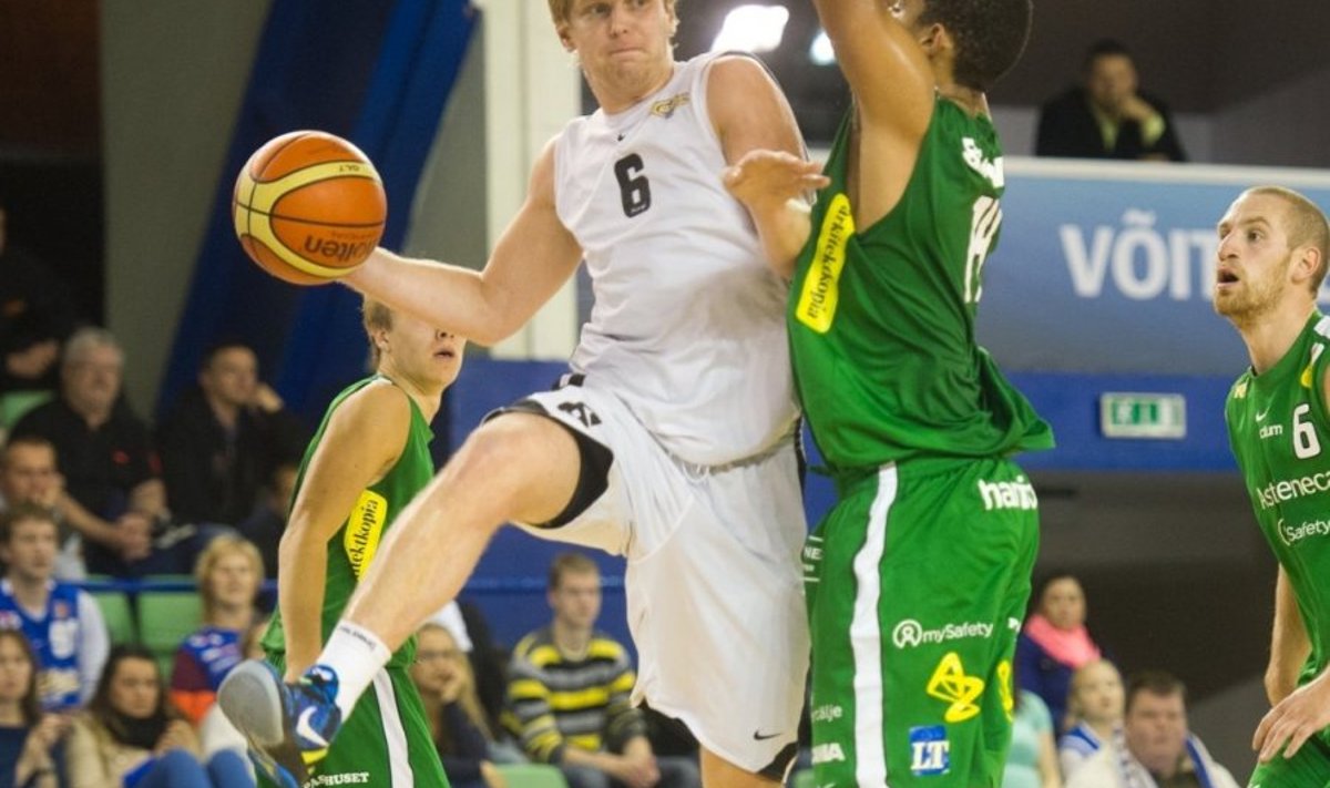 Eesti meisterklubi BC Kalev/Cramo mängis sel hooajal esimest korda uue satsiga kodumaal ja kaotas Kalevi Spordihallis Rootsi hõbedameeskonnale Södertölje Kingsile suurelt 50:71. 