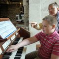 Kümneaastast Narva orelipoissi lummab Bach