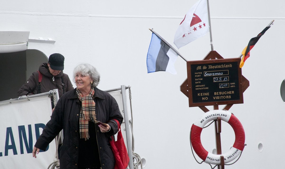 Saabus esimene kruiisilaev Saaremaa sadamasse, saabus laev Deutschland