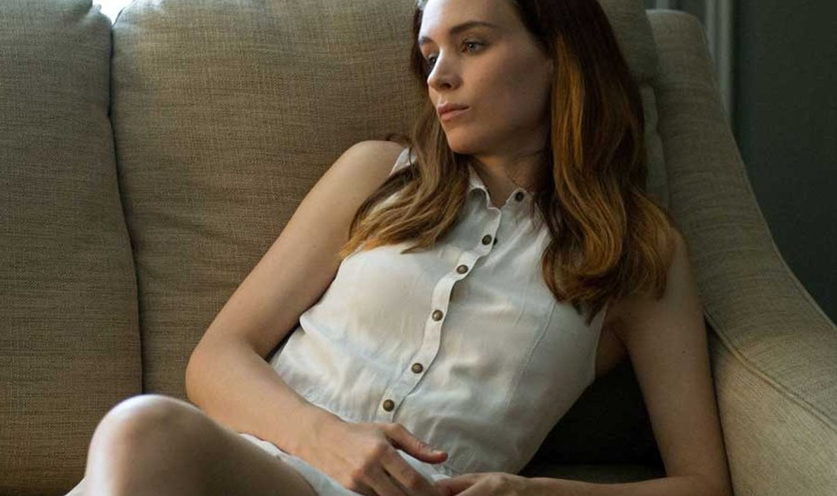 Emily Taylorit mängib Rooney Mara. 