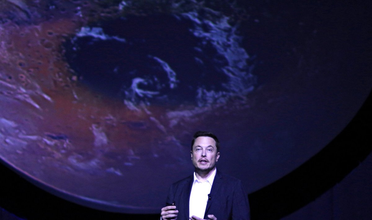 Elon Musk Guadalajaras Marsile minekust rääkimas. 
