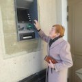 ФОТО: Единственный банкомат Swedbank в Ряпина установили так высоко, что люди даже не видят экрана