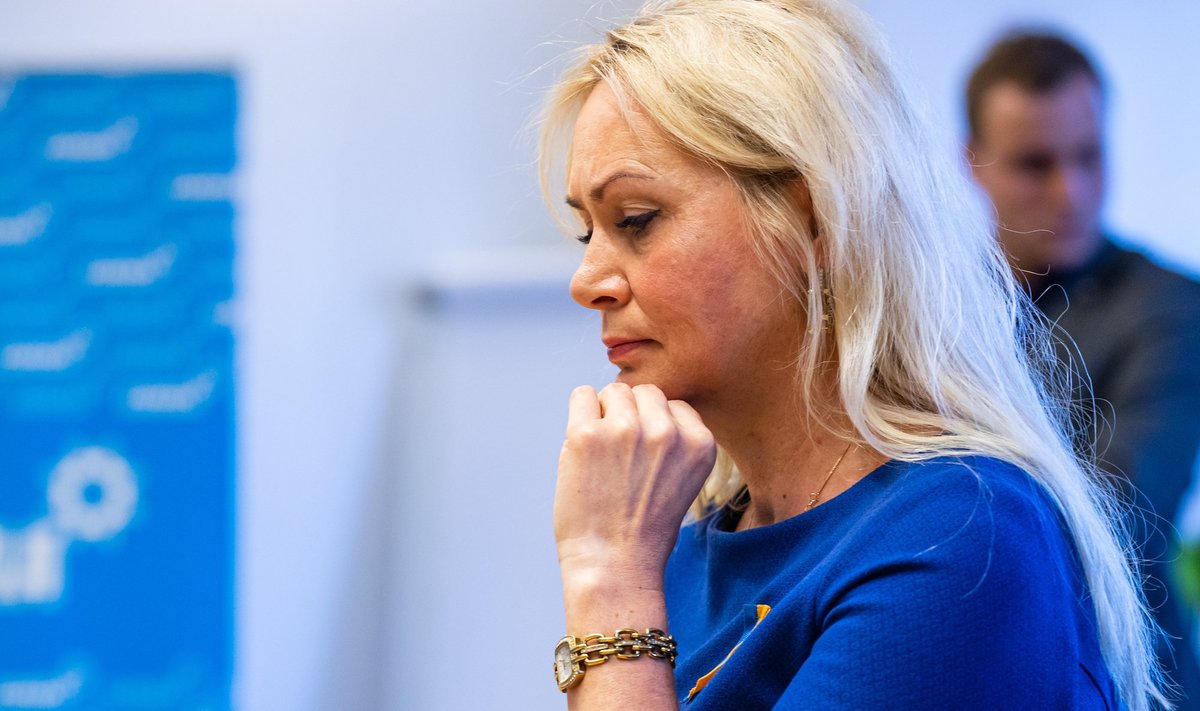 Riina Solmani sõnul ei tähenda ajakirjanduses esile toodud hüüatused läbirääkijate tegelikke südamehoiakuid.