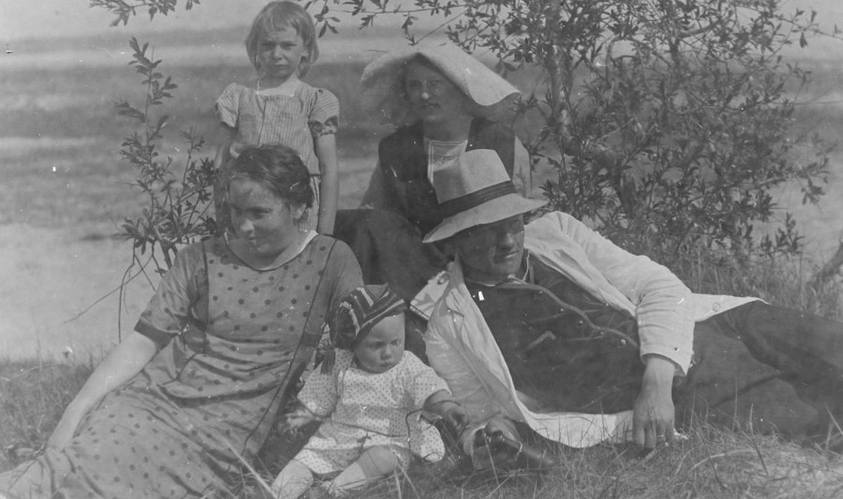 Vana perepilt 20. sajandi alguse Viljandist