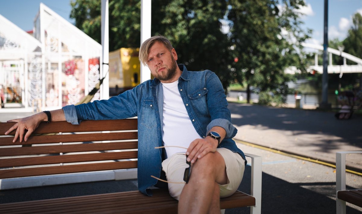 „Kui mõelda Tartu ja Eesti ajaloole, tundub mulle lausa ilmvõimatu, et väike Eesti ja Tartu on traditsioonide, kultuuride ja keeruliste ajaloosündmuste ristteel ellu jäänud,“ leiab Tanel Jonas.