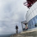 FOTOD: Ulme! Kanada BMX-rattur tegi kõrgel teletornis hulle trikke