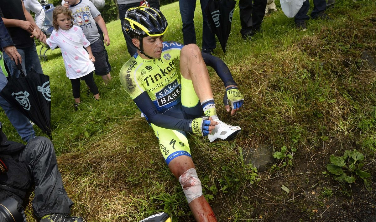 Alberto Contador kukkus ja oli sunnitud Touri katkestama