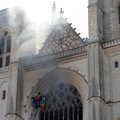 VIDEO | Prantsusmaal Nantes'is lahvatas põlema ajalooline Peeter-Pauli katedraal. Võimud kahtlustavad süütamist