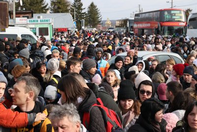 Põgenikud 26. veebruaril Ukraina-Poola piiril.