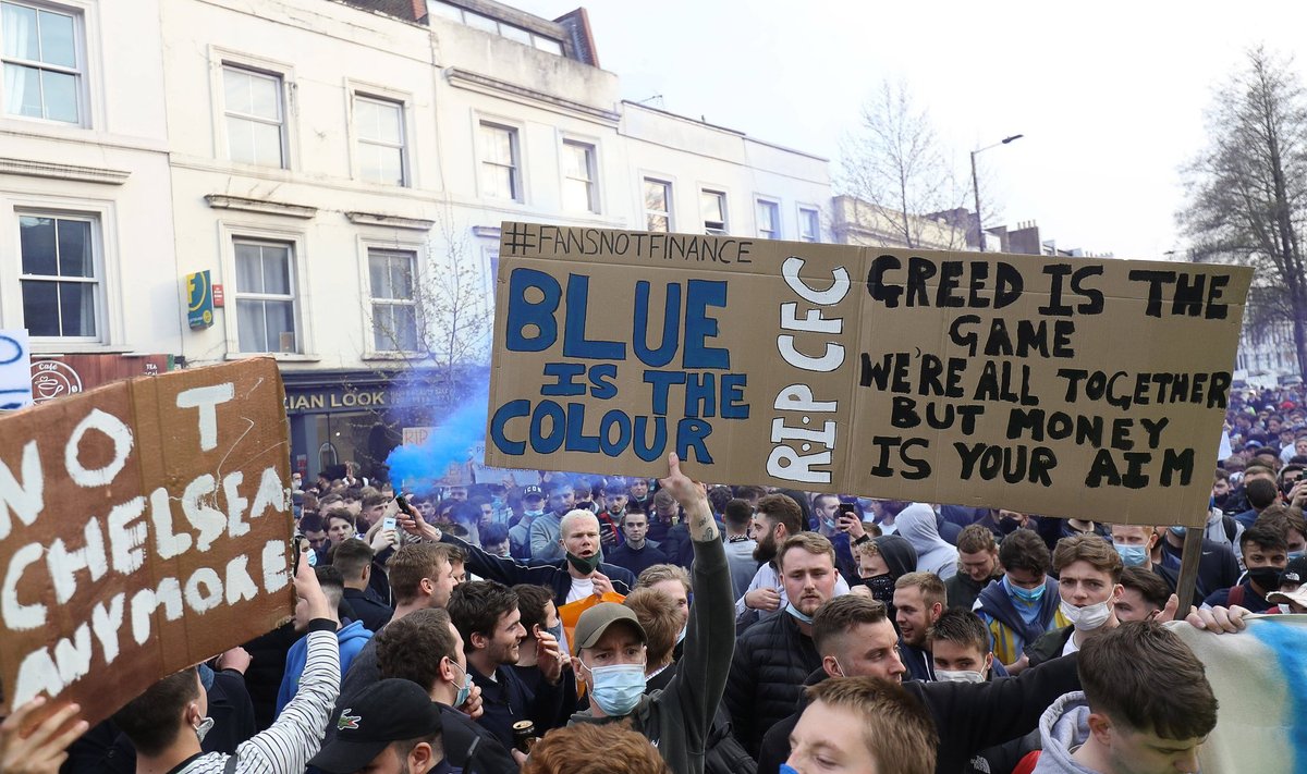 Londoni Chelsea fännid protestisid reedel häälekalt Superliiga vastu. Peagi said nad ka oma tahtmise.