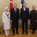 ФОТО: Президент Ильвес и Эвелин Ильвес встретили в Кадриорге президента Турции