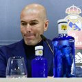 Zidane ütles sõpradele, et ootab Manchester Unitedi pakkumist