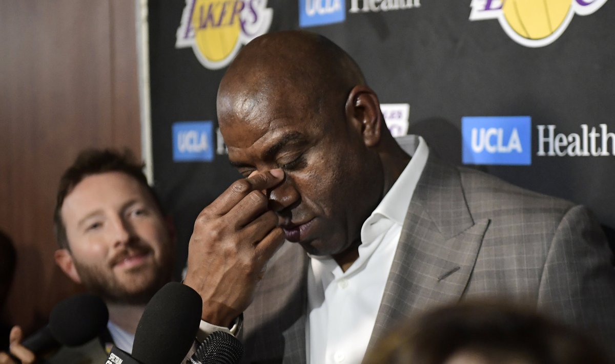 Magic Johnson loobus Lakersi presidendi kohast