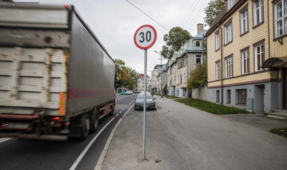 30 km/h kehtib juba praegu paljudel Tallinna tänavatel, pildil on Tehnika tänava algus.