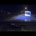VIDEO | Politsei tabas Puurmanis alkoholijoobes vagunelamujuhi, kes sõitis masinaga, tulejutt taga
