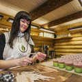 Noor naine rajas unikaalseid käsitööküünlaid tootva koja