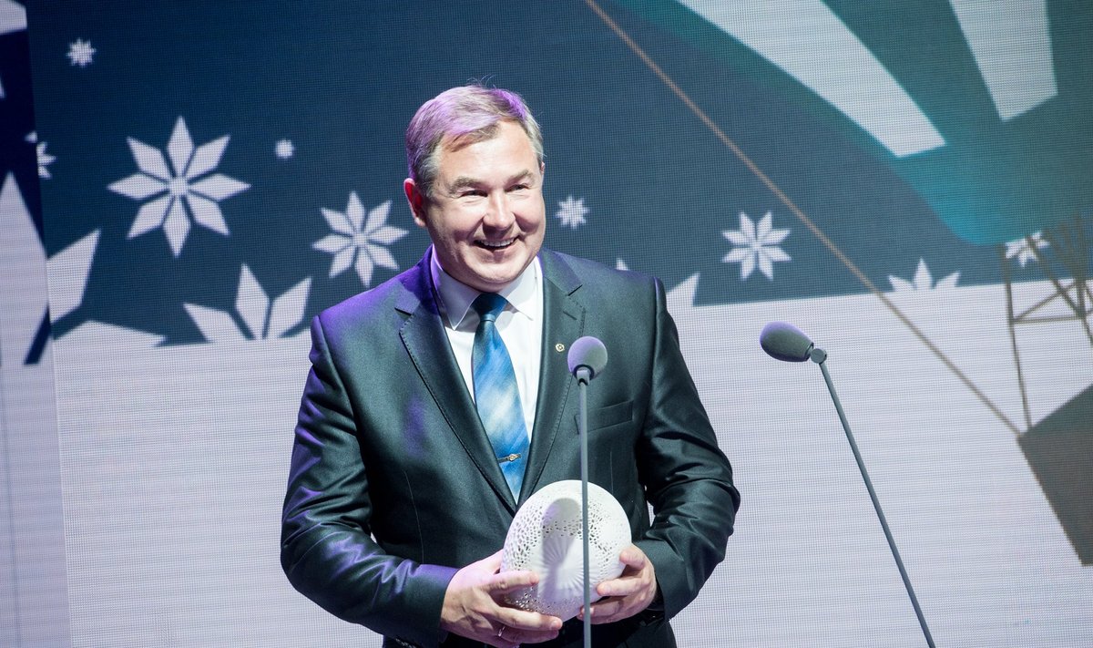 Eesti Ettevõte 2015 on ehitusettevõte Kodumaja. Auhinnaga ettevõtte juhatuse esimees Lembit Lump.