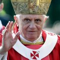 Paavst Benedictus XVI astub ametist tagasi