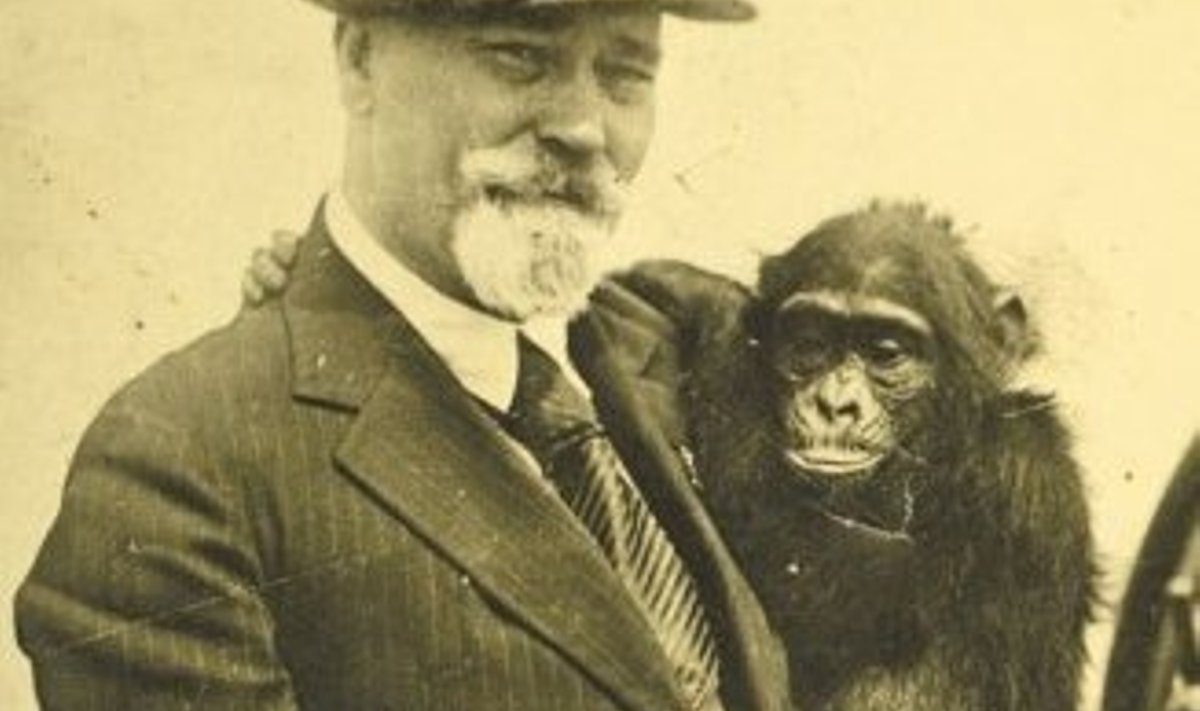 Karl August Hindrey ahviga Aafrika reisi ajal 1927. aastal.