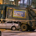 VIDEO: Šotimaal tappis kõnniteele sõitnud prügiauto kuus inimest