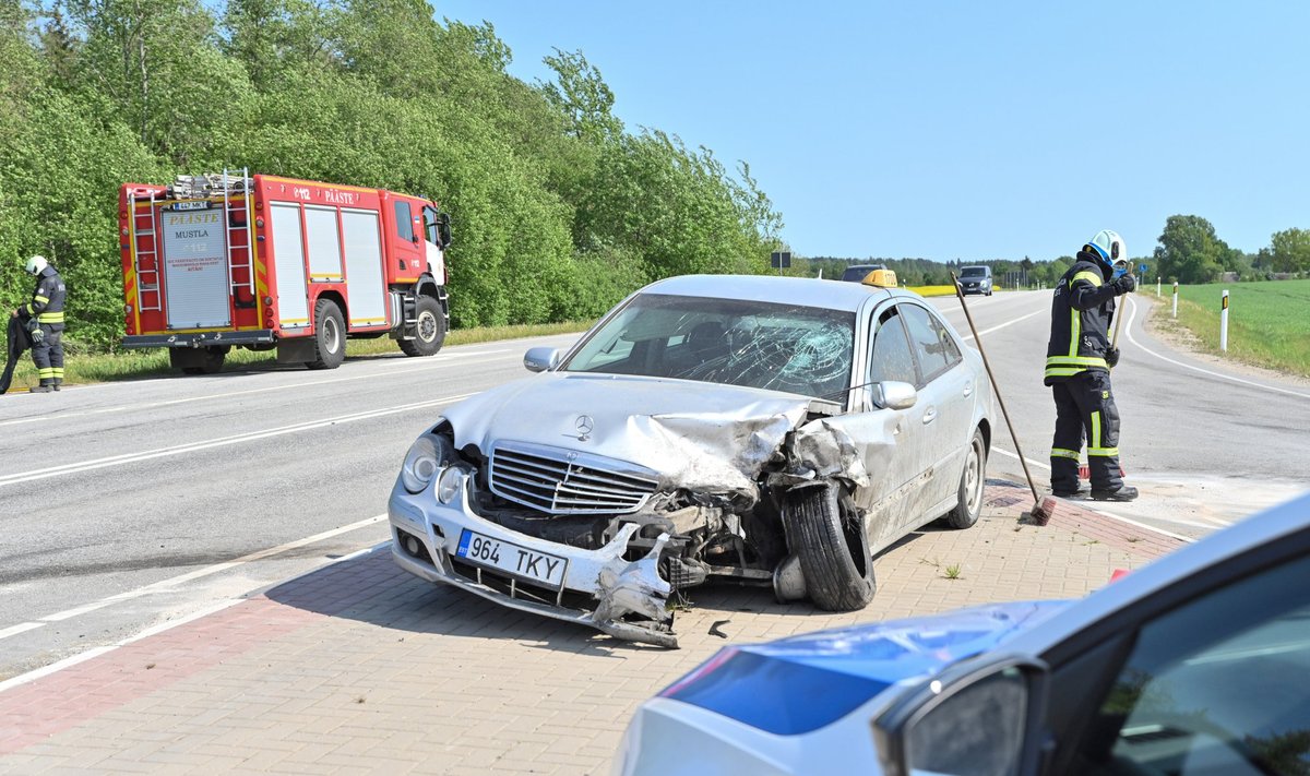 Raske liiklusõnnetus Viljandimaal