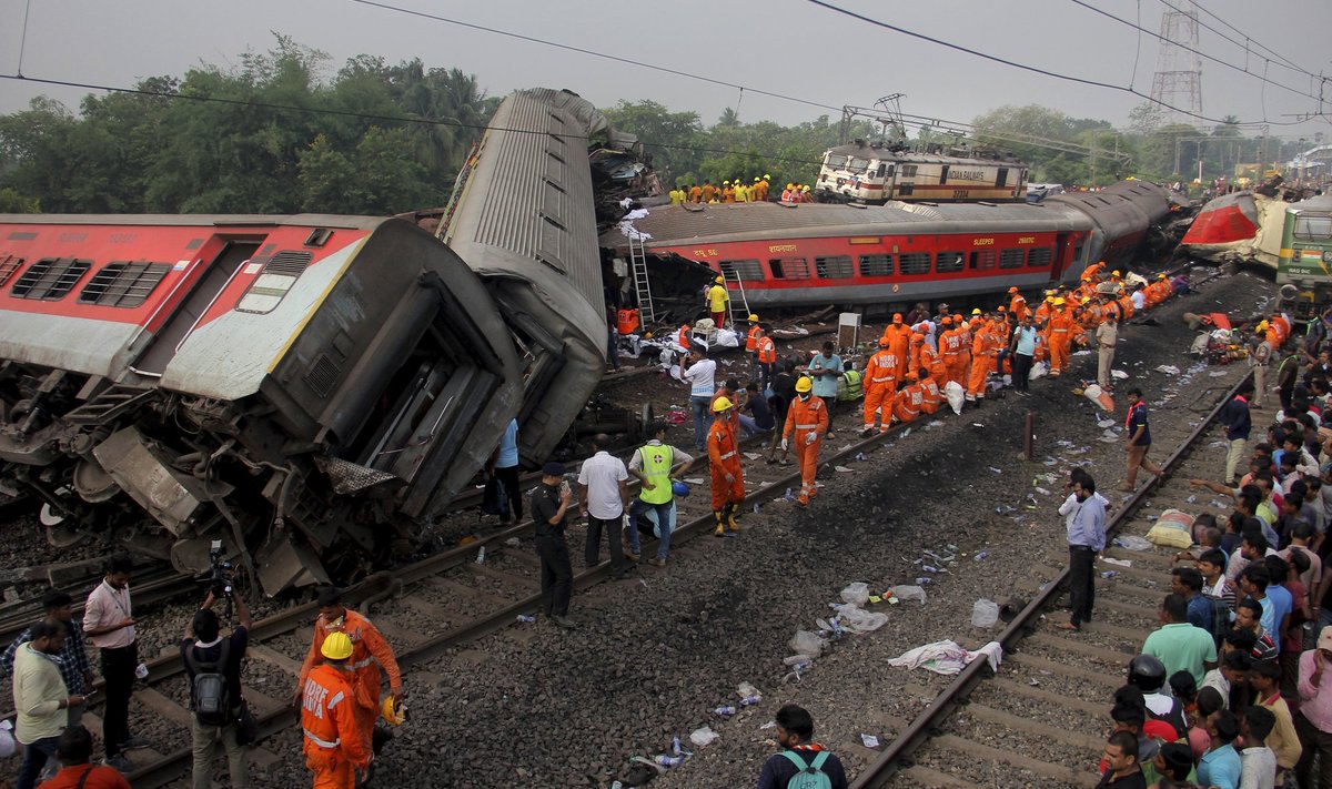 Tegemist on India selle sajandi rängima rongiõnnetusega.