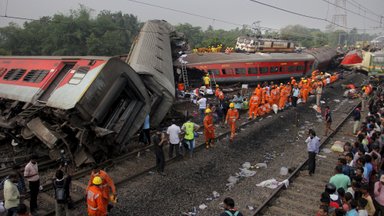 VIDEOD | „Agoonia“. Indias põrkas kokku kaks reisirongi, hukkus sadu inimesi, tuhatkond sai vigastada