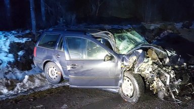ФОТО И ВИДЕО | В тяжелой аварии серьезно пострадали оба водителя
