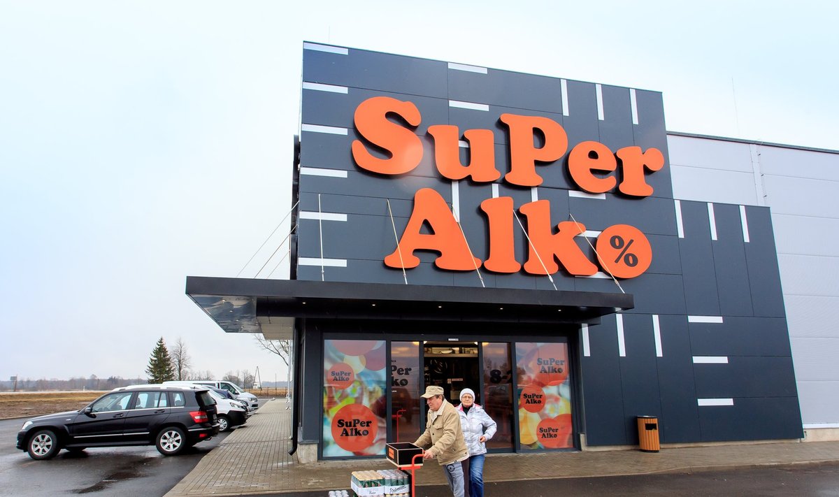 Sellel aastal Lätis järjest kauplusi avanud SuperAlko omanik tahab piiril haaret laiendada.