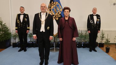 PARAADFOTOD | President Alar Karise ja tema abikaasa Sirje Karise ametlik ja väärikas jäädvustus