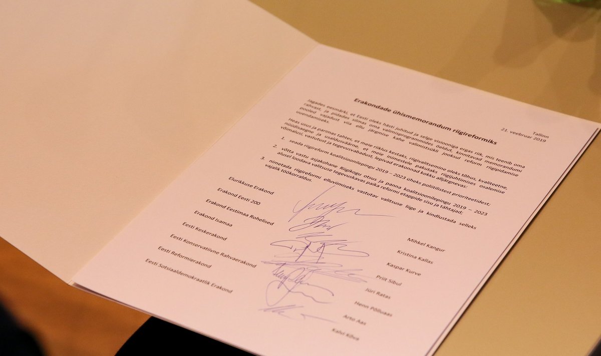 Riigireformi memorandumi allkirjastamine