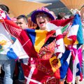 FOTOD JA VIDEO | Maailma kõige tulihingelisem Eurovisioni fänn? Suurbritannia vanaproua kudus kõikide riikide lipud: alustasin juba jõulude ajal