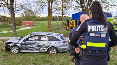 ФОТО  | В тяжелой аварии на шоссе Таллинн-Тарту погиб человек