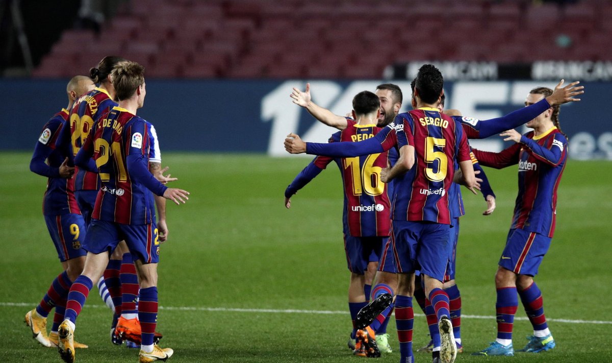 FC Barcelona mängumehed väravat tähistamas.