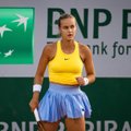 Sümboolne žest: Slovakkia tennisist mängis venelanna vastu Ukraina lipuvärvides riietusega