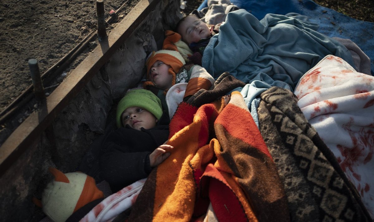 Süüria lapsed selle aasta märtsis Kreeka-Türgi piiri ääres bussipeatuses. 