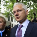 WikiLeaksi asutaja liitus Londoni meeleavaldajatega