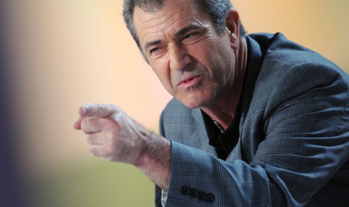 US actor Mel Gibson speaks during the TV broadcast show "Le Grand Journal" on Canal + channel on February 3, 2010 in Paris. Gibson presented "Hors de Controle" (Out of Control) movie by Martin Campbell. AFP PHOTO BERTRAND LANGLOIS