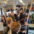 ФОТО: В пятницу пассажиры Elron ехали в Тарту как сельдь в бочке