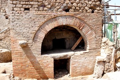Pompeist leitud suur leivaahi