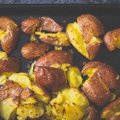 Raadiosaates "Köögikultuur" valmistasid saatejuhid sellel nädalal "lömmis kartuleid"