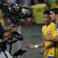 VIDEO: Kaheaastase pausi järel koondist esindanud Suarez aitas Uruguay Brasiilia vastu viigini