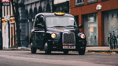 Uber в начале 2024 года запустит в Лондоне сервис поездок на легендарных черных кэбах
