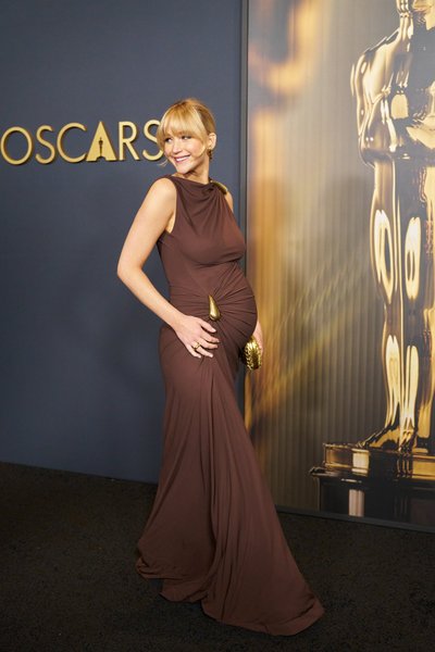 Jennifer Lawrence Bottega Veneta kleidis.