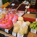 GALERII: Hetkel tuleb turult osta Eesti tomateid ja kurke ning magustoiduks Ungari mureleid ja Kreeka arbuusi