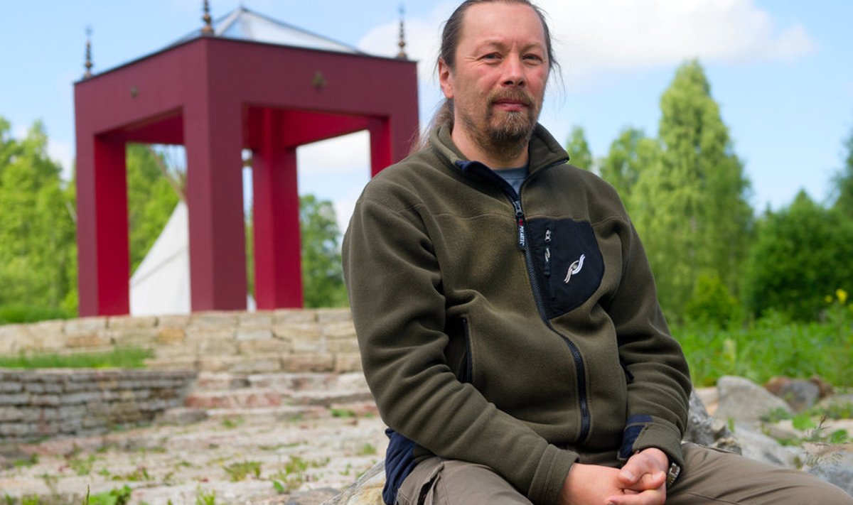 ELU ON LILL: Lilleoru õppekeskuse vaimne juht Ingvar Villido Elulille pargi veerel.
